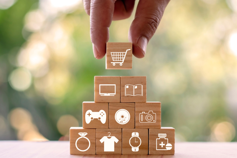 Shopping cart icon on wooden block, marketing, retail, business, commerce, entrepreneur, e-commerce, shopping, online sales, store.